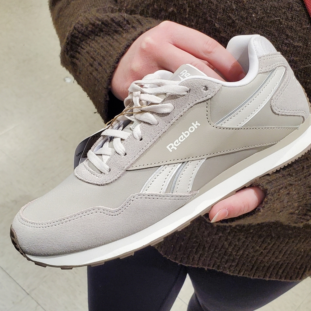 New Women's Reebok Glide Low Casual Sneackers Sz 8.5 in Moonstone Grey Chalk